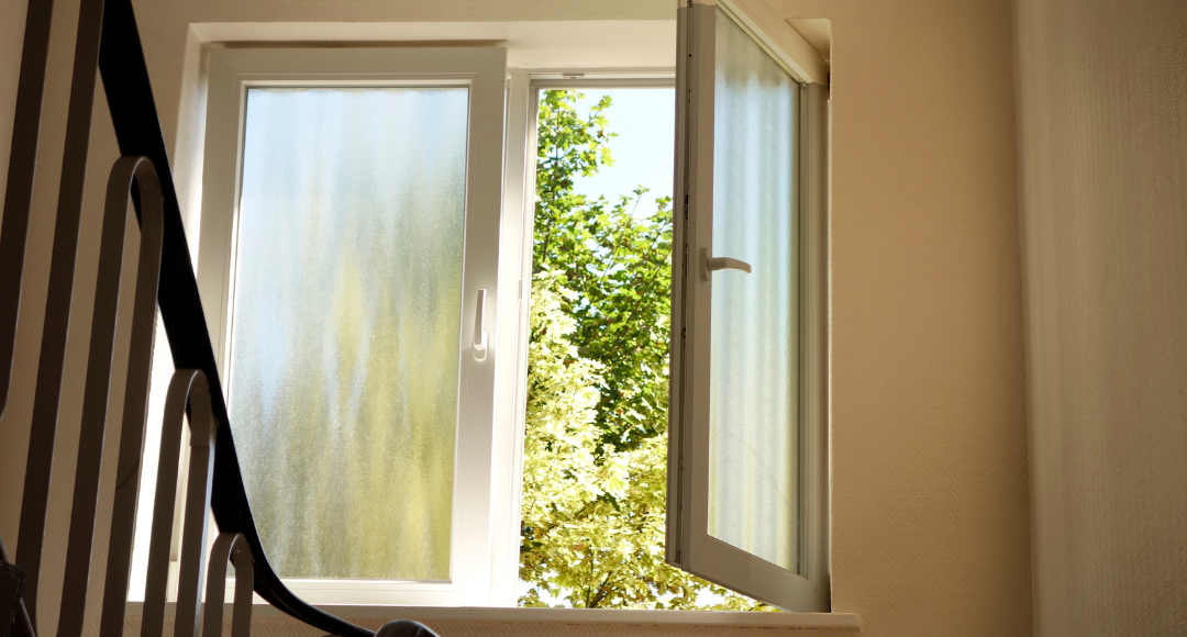 Noget af det du skal gøre, når der lugter af gas, er at åbne vinduer