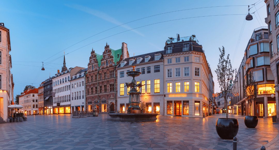 Københavns centrum der er godt lyst op og bruger strøm.png